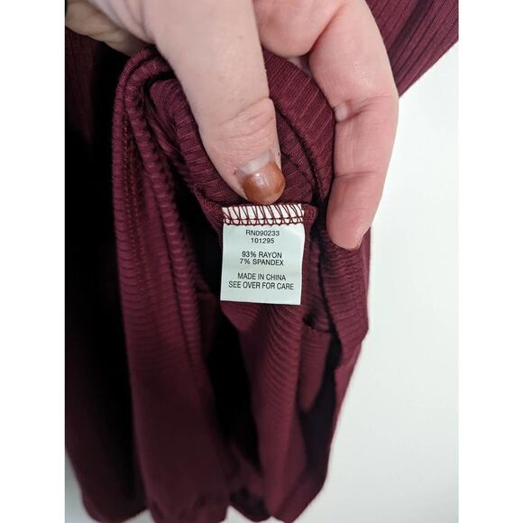 NWT LA Hearts Pacsun Maroon Ribbed Shortsleeve Romper - Picture 9 of 9